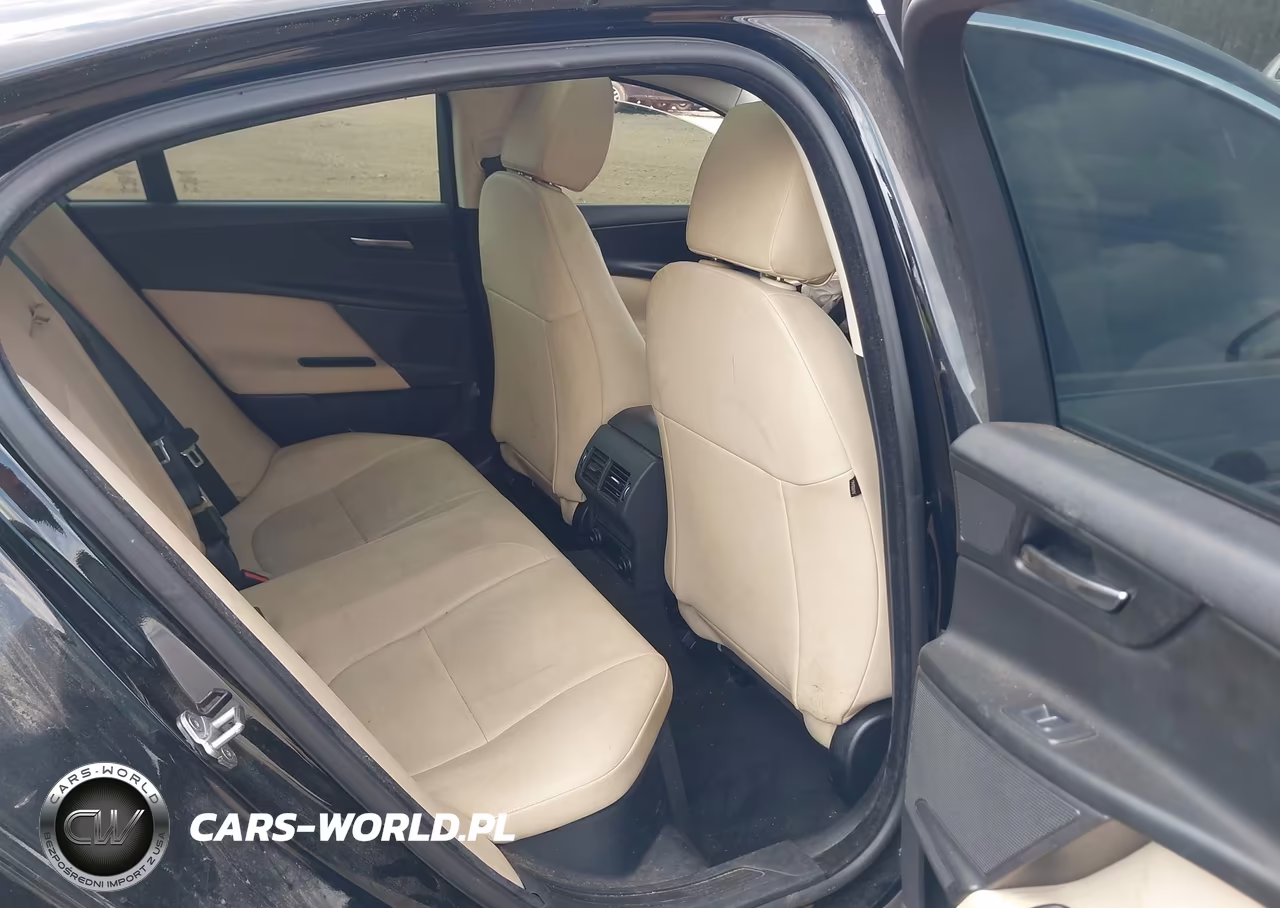 2017 Jaguar Xe 35T Premium VIN:SAJAJ4BV9HA957333 - 8