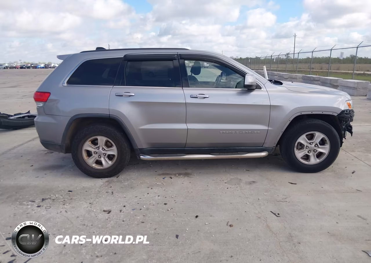 2015 Jeep Grand Cherokee Laredo VIN:1C4RJEAG1FC235706 - 13