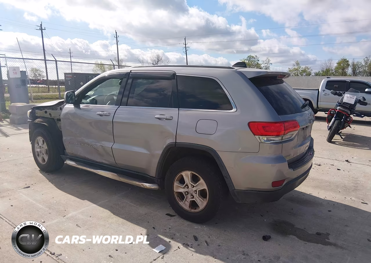 2015 Jeep Grand Cherokee Laredo VIN:1C4RJEAG1FC235706 - 3