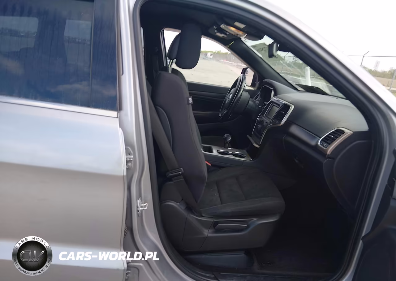 2015 Jeep Grand Cherokee Laredo VIN:1C4RJEAG1FC235706 - 5
