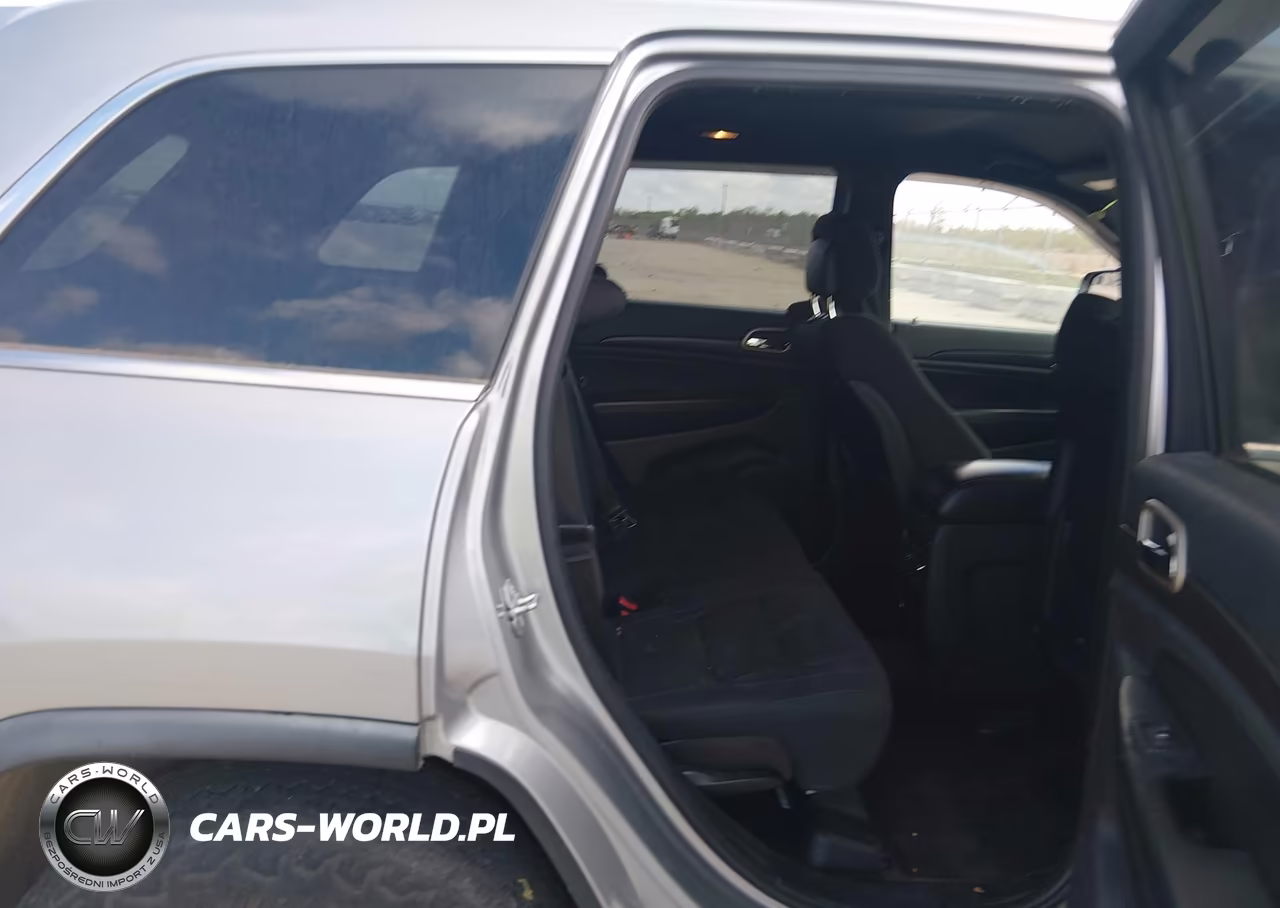 2015 Jeep Grand Cherokee Laredo VIN:1C4RJEAG1FC235706 - 8