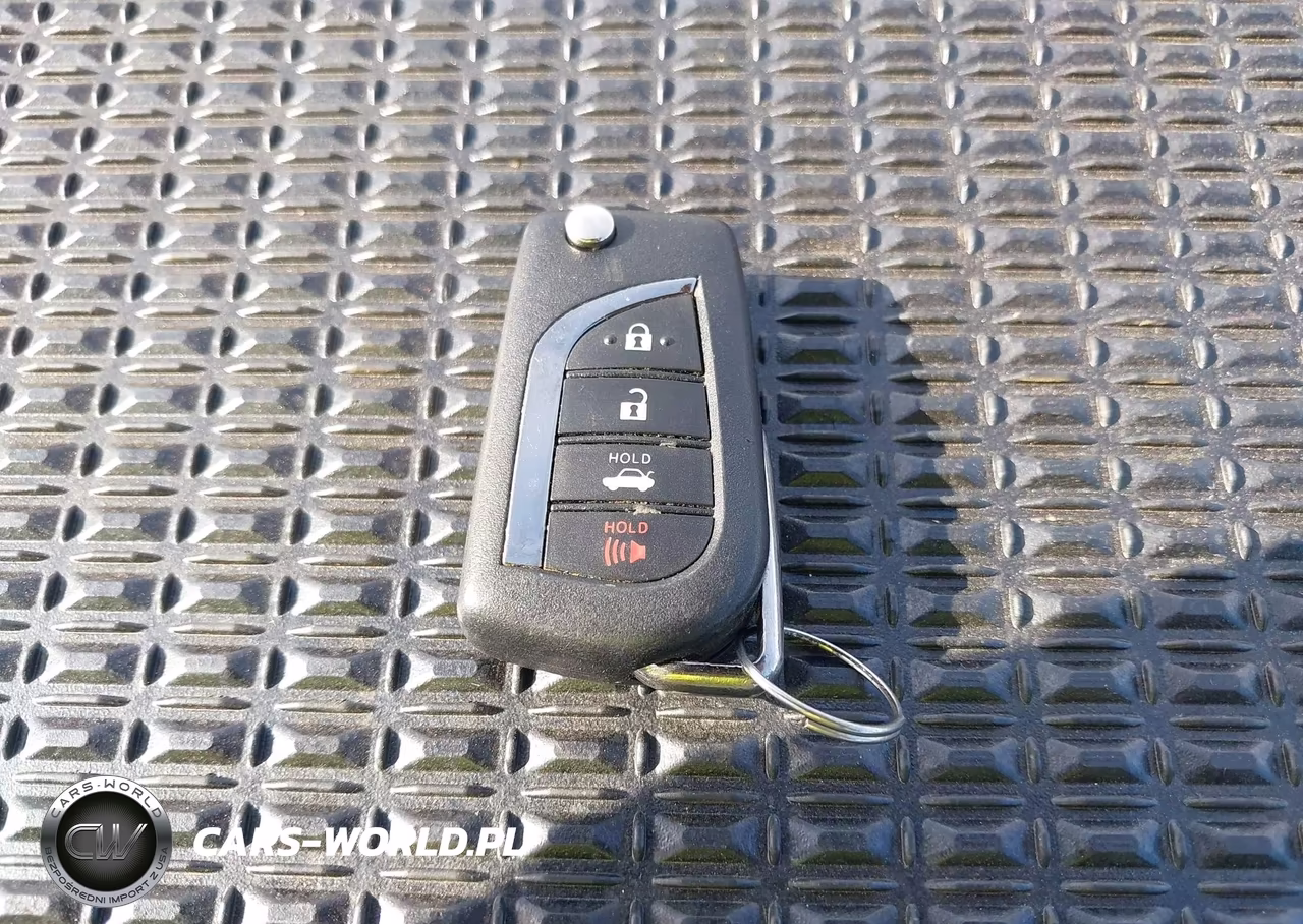2020 Toyota Camry Le VIN:4T1C11AK0LU997283 - 11
