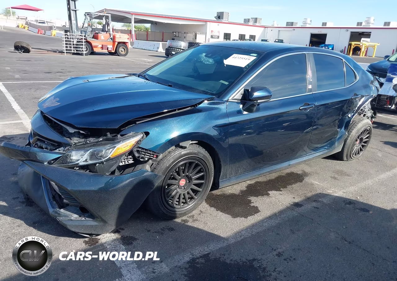 2020 Toyota Camry Le VIN:4T1C11AK0LU997283 - 18