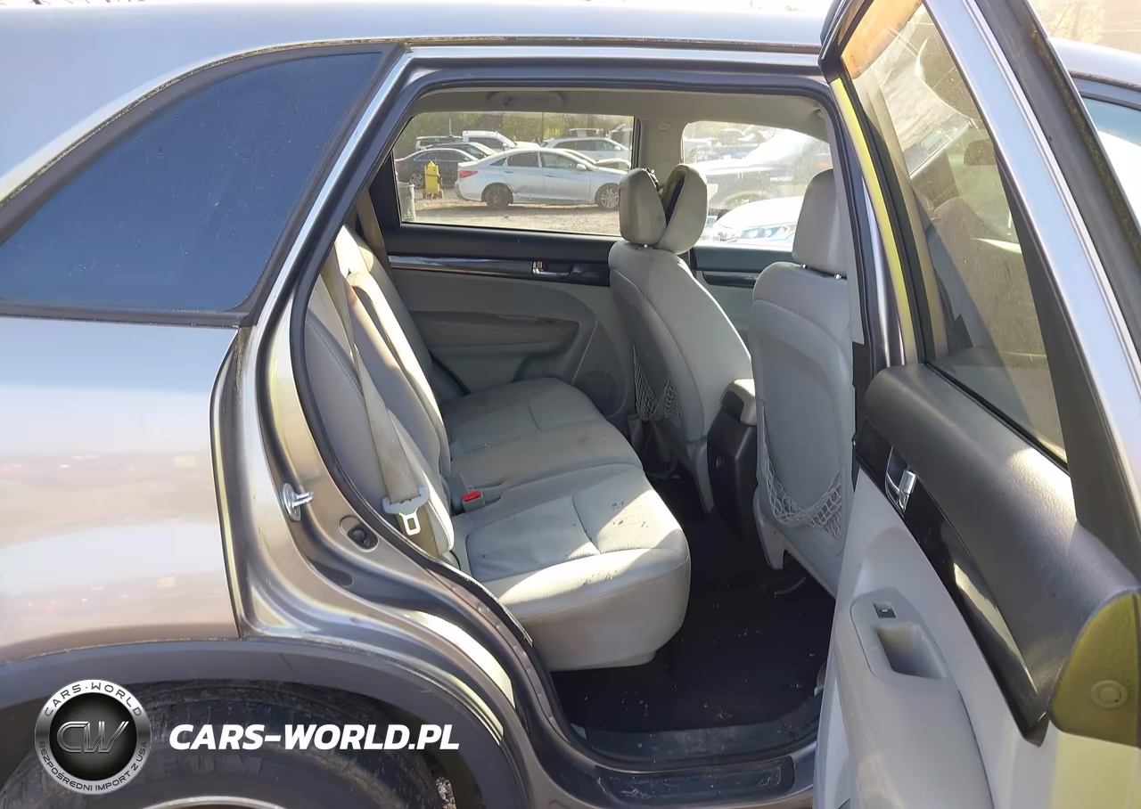 2012 Kia Sorento Lx VIN:5XYKT3A10CG201033 - 8