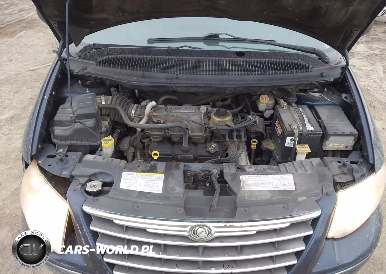 2005 Chrysler Town & Country Limited VIN:2C8GP64L05R294920 - 10