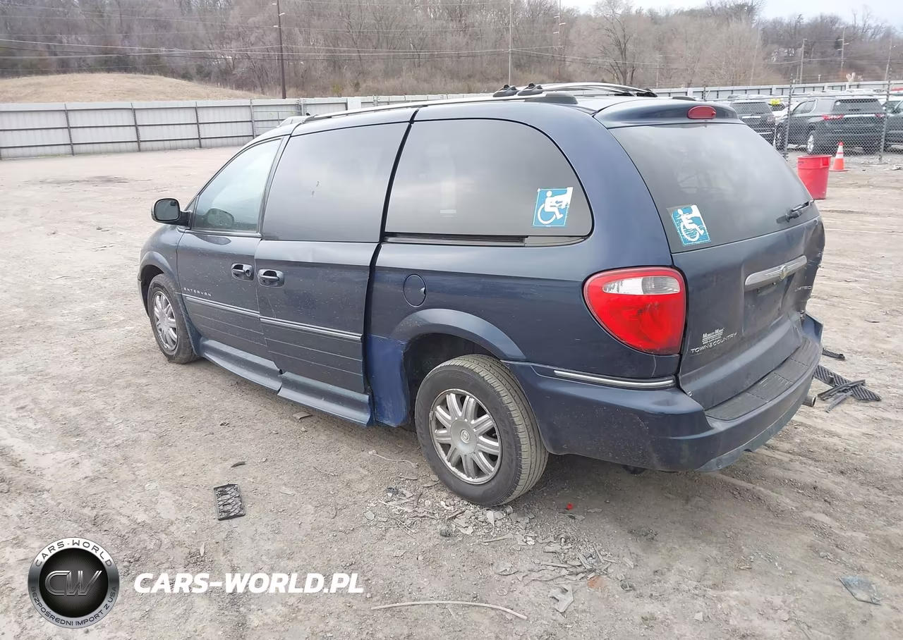 2005 Chrysler Town & Country Limited VIN:2C8GP64L05R294920 - 3