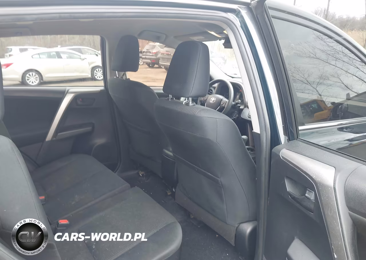 2018 Toyota Rav4 Le VIN:JTMBFREV8JD243050 - 8