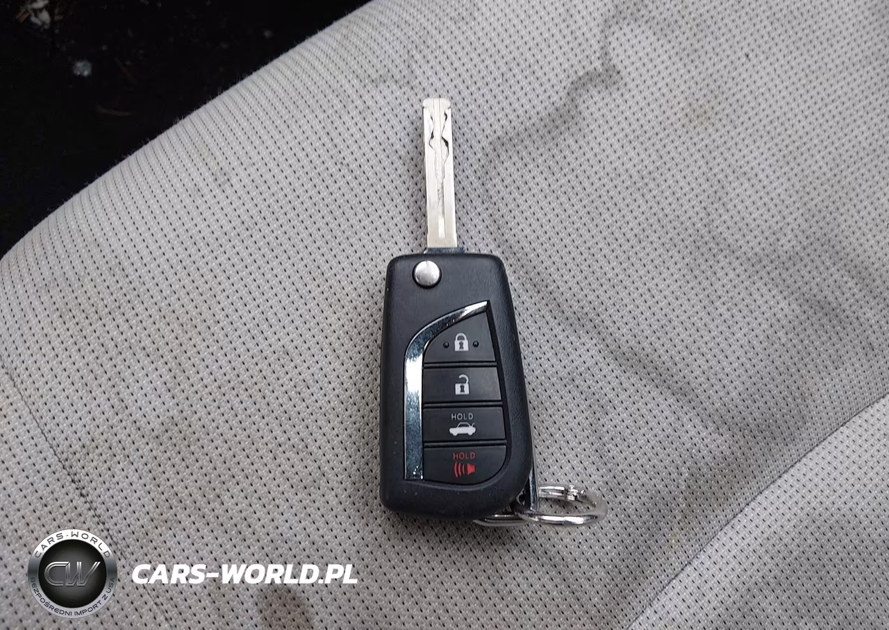 2020 Toyota Corolla Le VIN:5YFEPRAE2LP078418 - 11