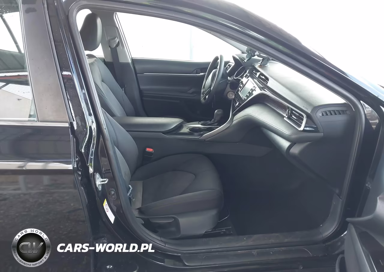 2018 Toyota Camry Le VIN:4T1B11HK9JU613418 - 5