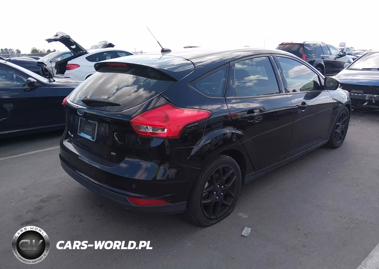 2016 Ford Focus Se VIN:1FADP3K21GL339927 - 4