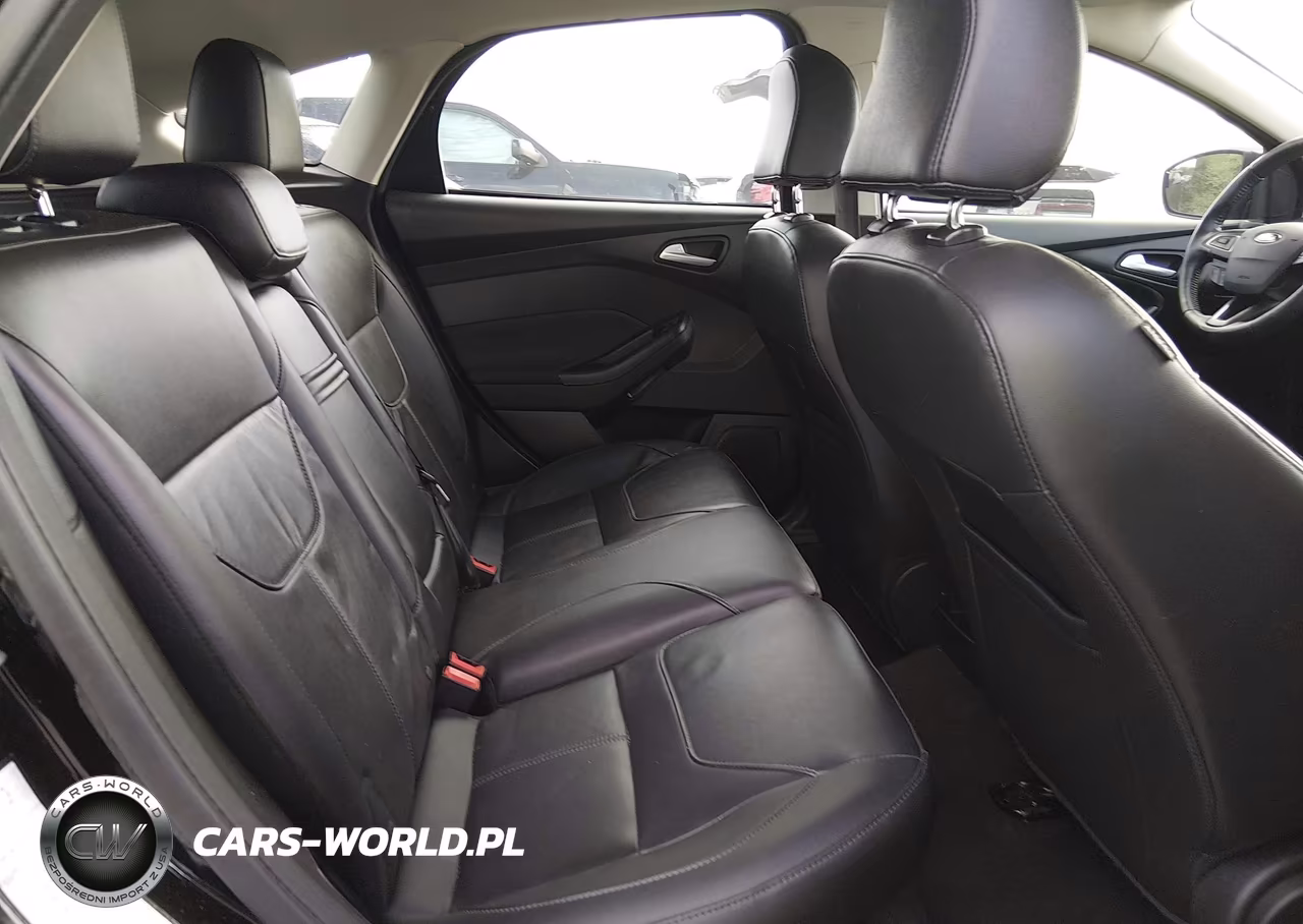 2016 Ford Focus Se VIN:1FADP3K21GL339927 - 8