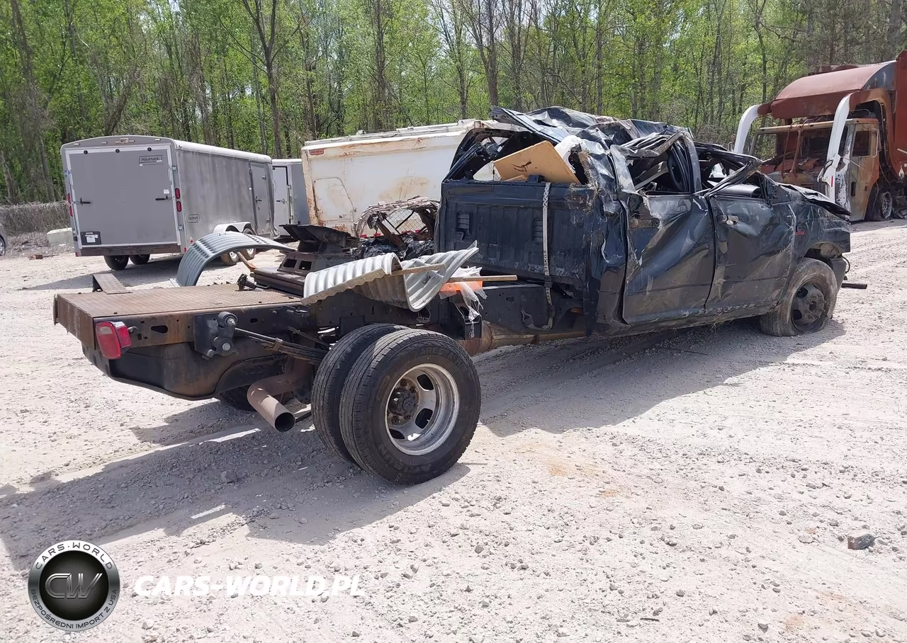 2023 Ram 3500 Chassis Tradesman-Slt-Laramie-Limited VIN:3C7WRTCL0PG510669 - 4