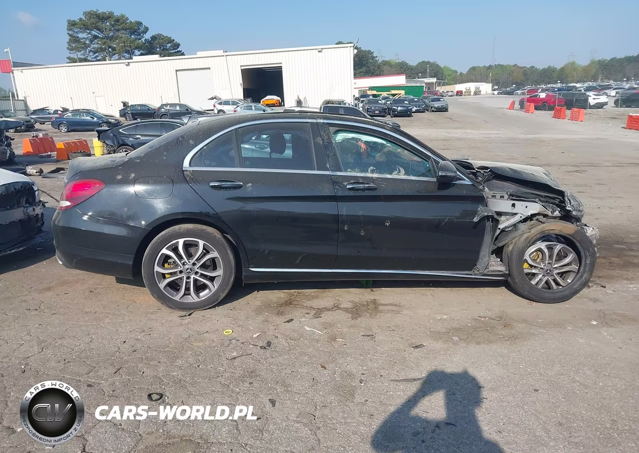 2018 Mercedes-Benz C 300 4Matic VIN:55SWF4KB1JU271374 - 13
