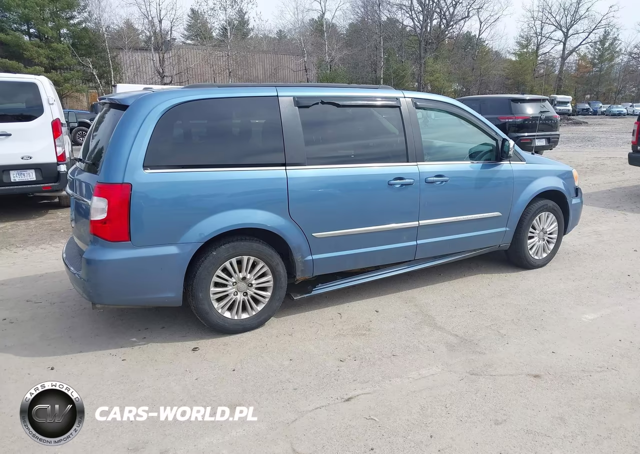 2011 Chrysler Town & Country Touring-L VIN:2A4RR8DG9BR781901 - 4