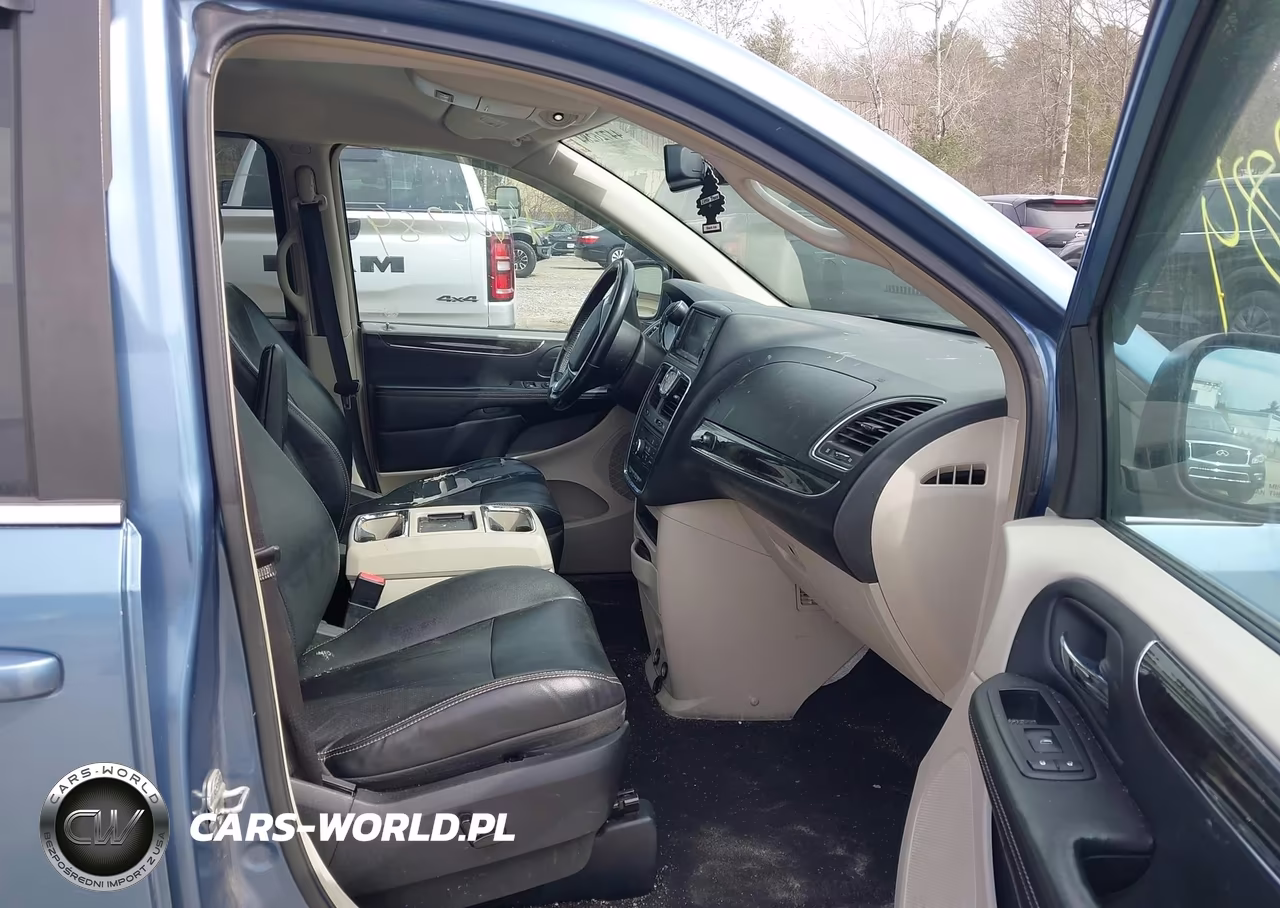 2011 Chrysler Town & Country Touring-L VIN:2A4RR8DG9BR781901 - 5