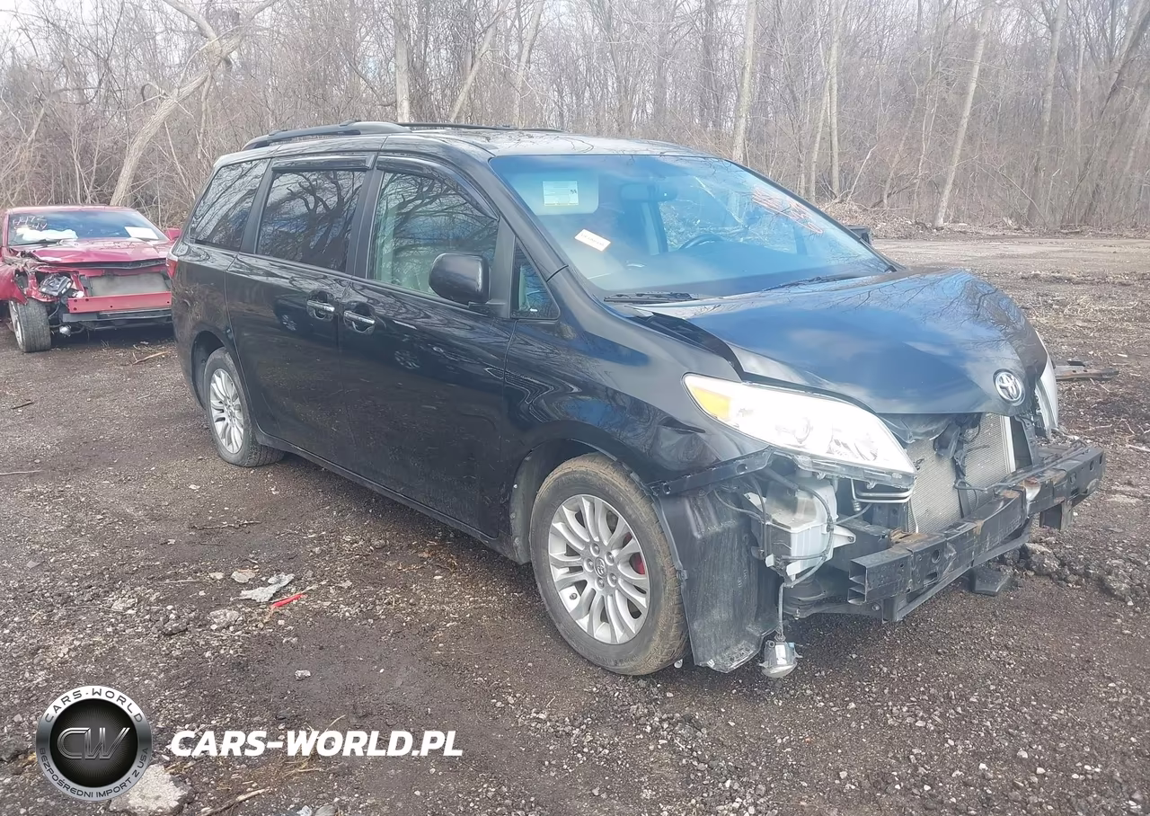 2015 Toyota Sienna Xle 8 Passenger