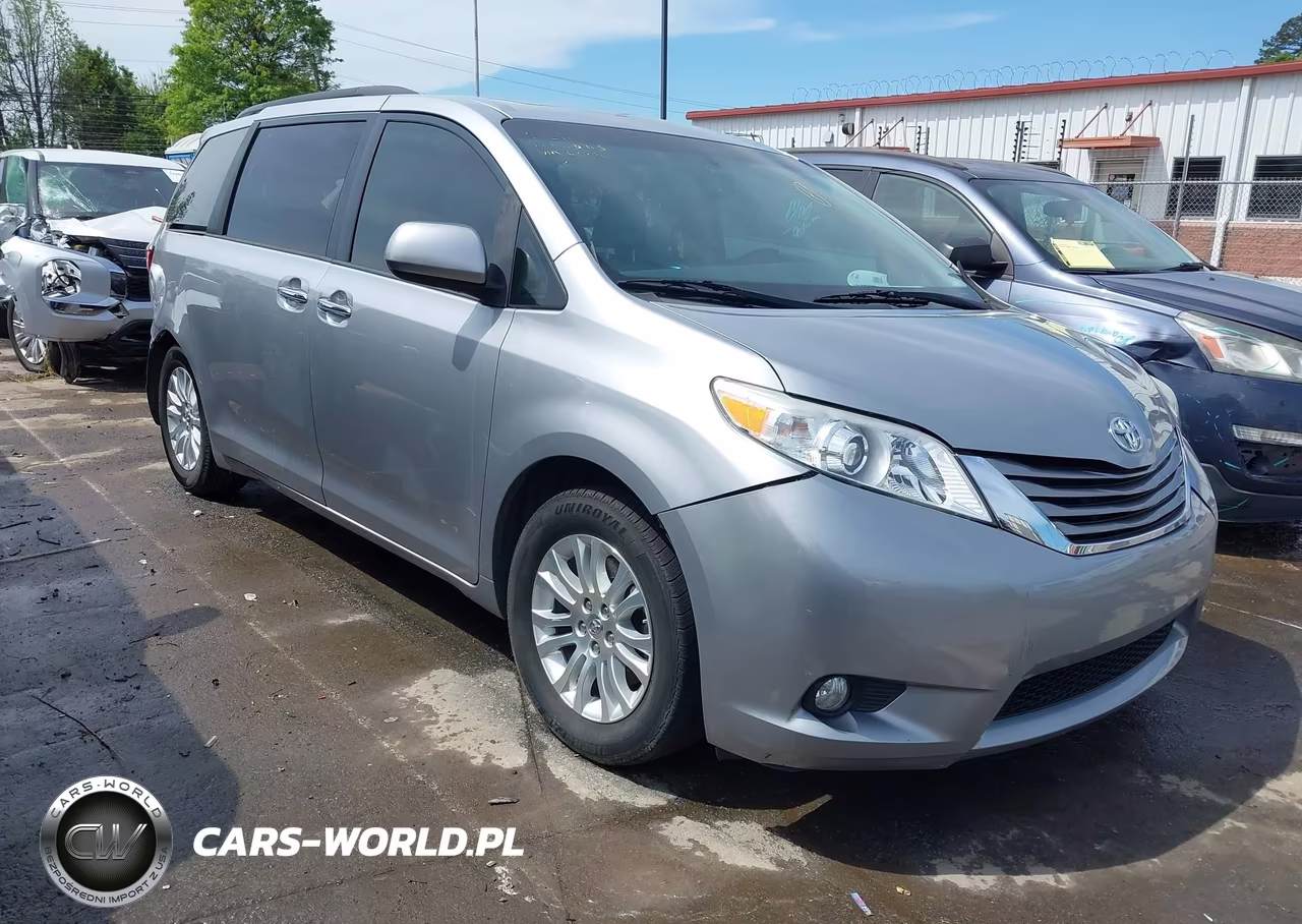 2017 Toyota Sienna Xle 8 Passenger