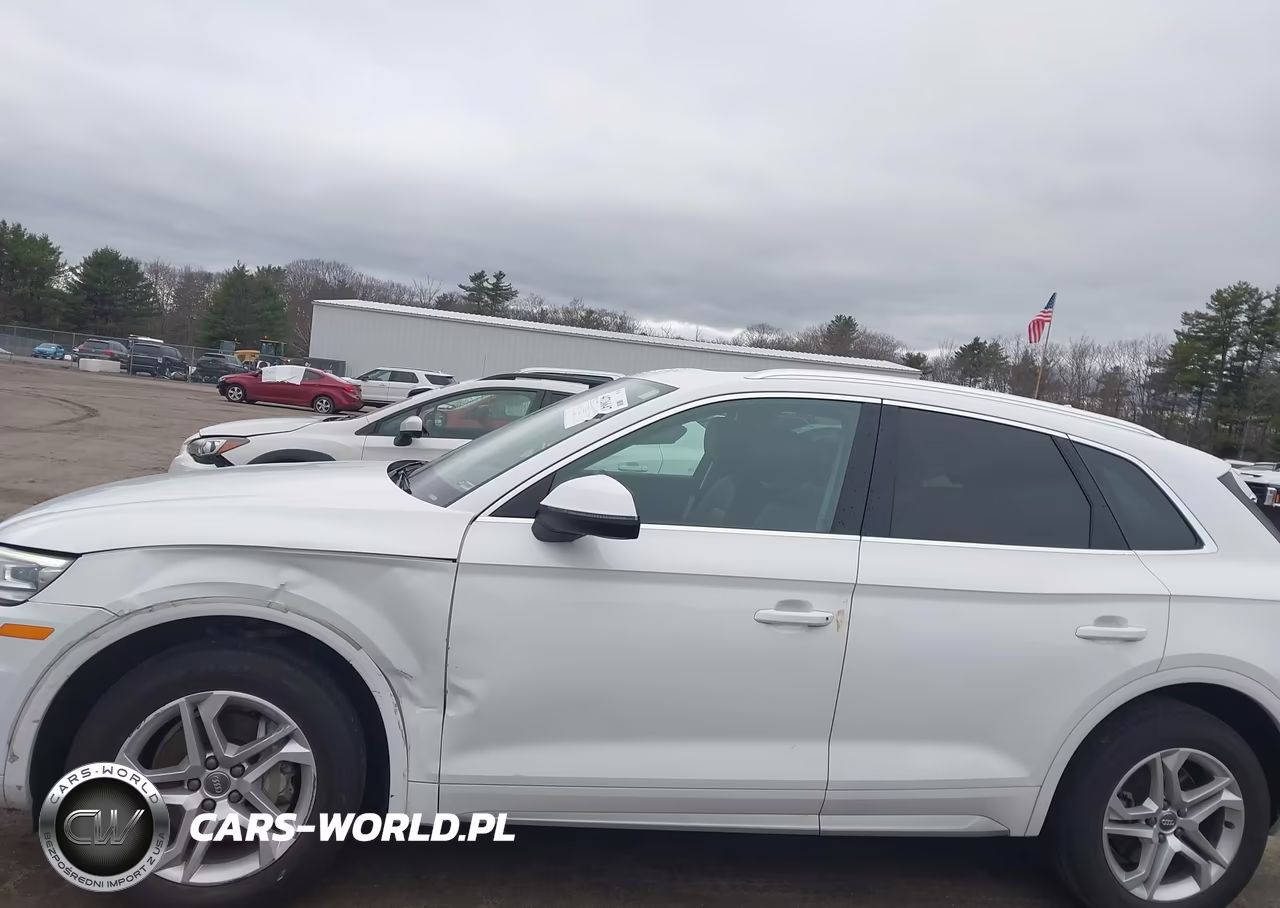 2019 Audi Q5 45 Premium VIN:WA1ANAFY4K2070644 - 14