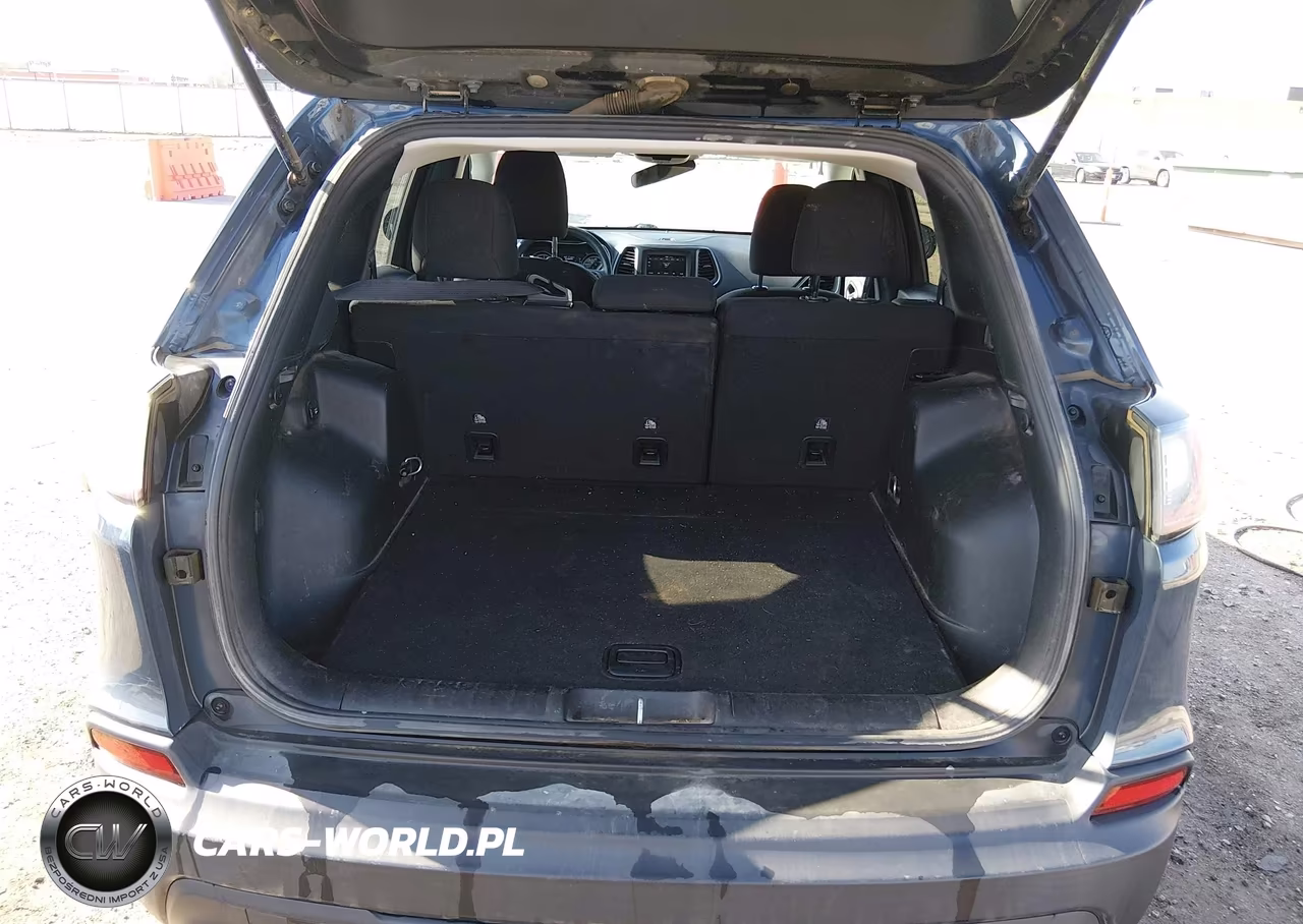2019 Jeep Cherokee Latitude 4X4 VIN:1C4PJMCB7KD433102 - 16