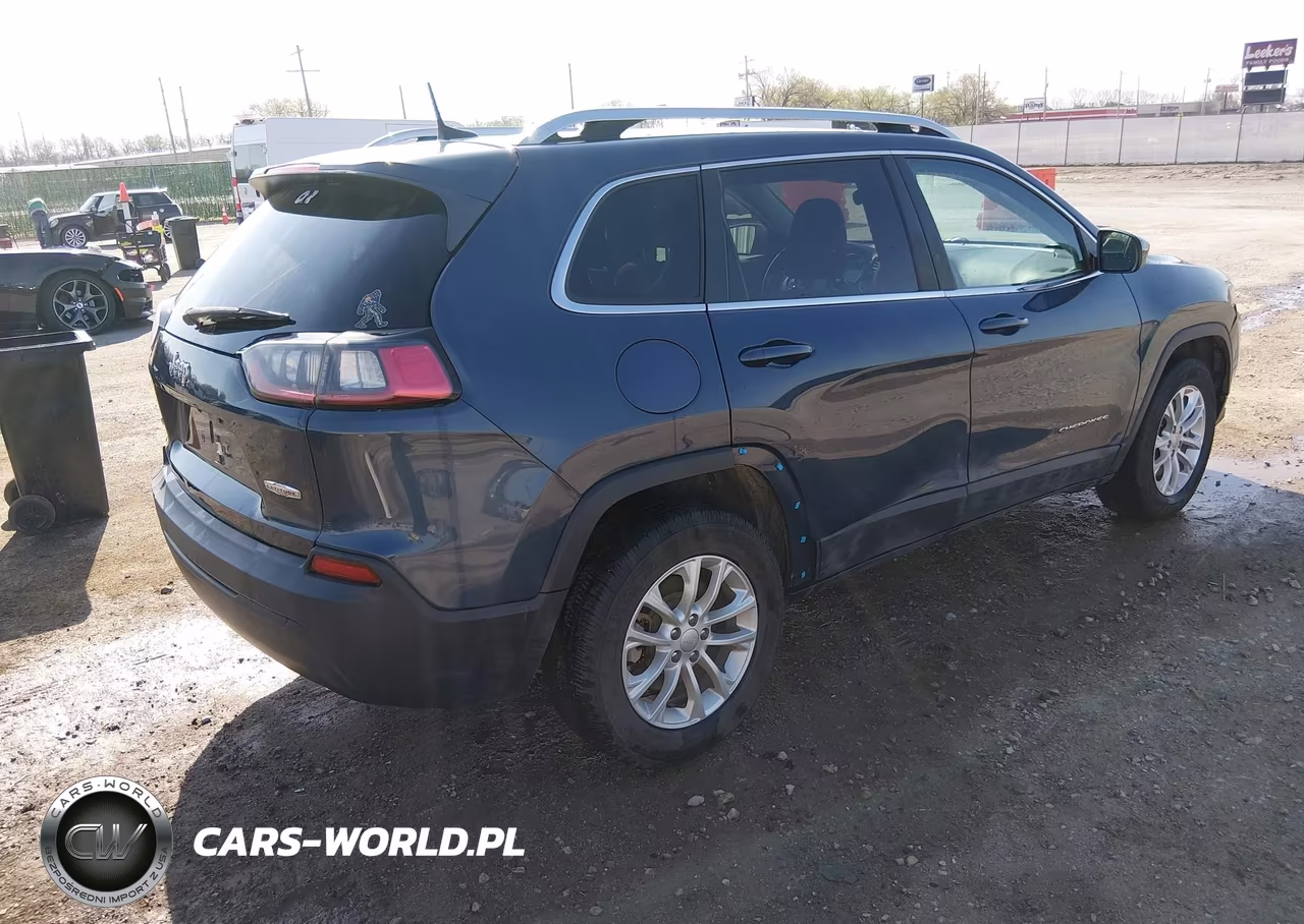 2019 Jeep Cherokee Latitude 4X4 VIN:1C4PJMCB7KD433102 - 4