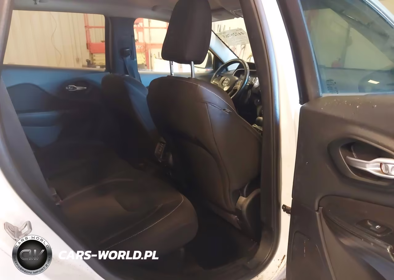 2015 Jeep Cherokee Latitude VIN:1C4PJMCS4FW653789 - 8