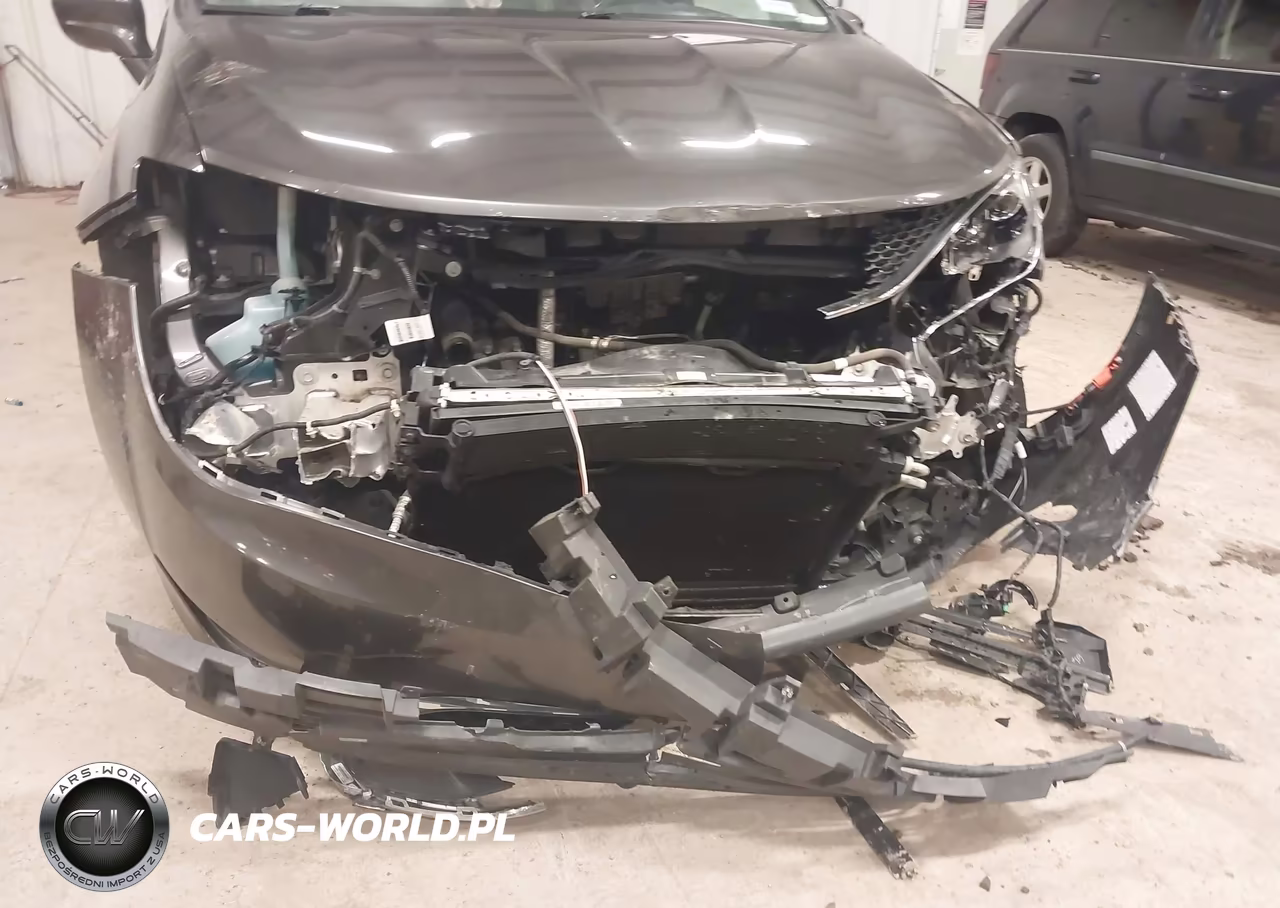 2018 Chrysler Pacifica Touring L VIN:2C4RC1BG0JR211124 - 6