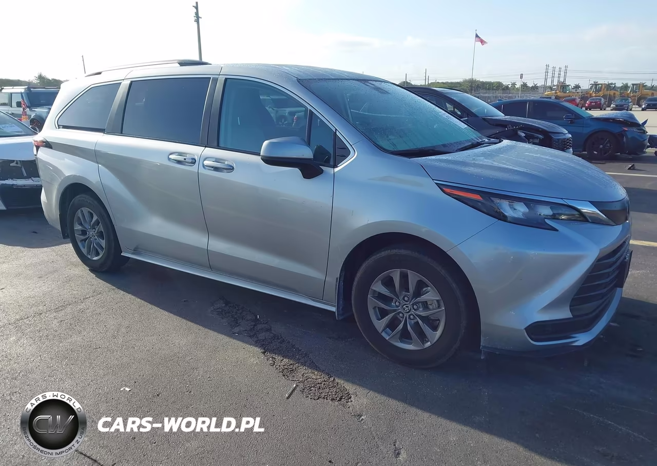 2024 Toyota Sienna Le