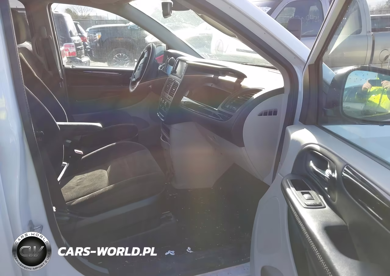 2019 Dodge Grand Caravan Se VIN:2C4RDGBG9KR684943 - 5