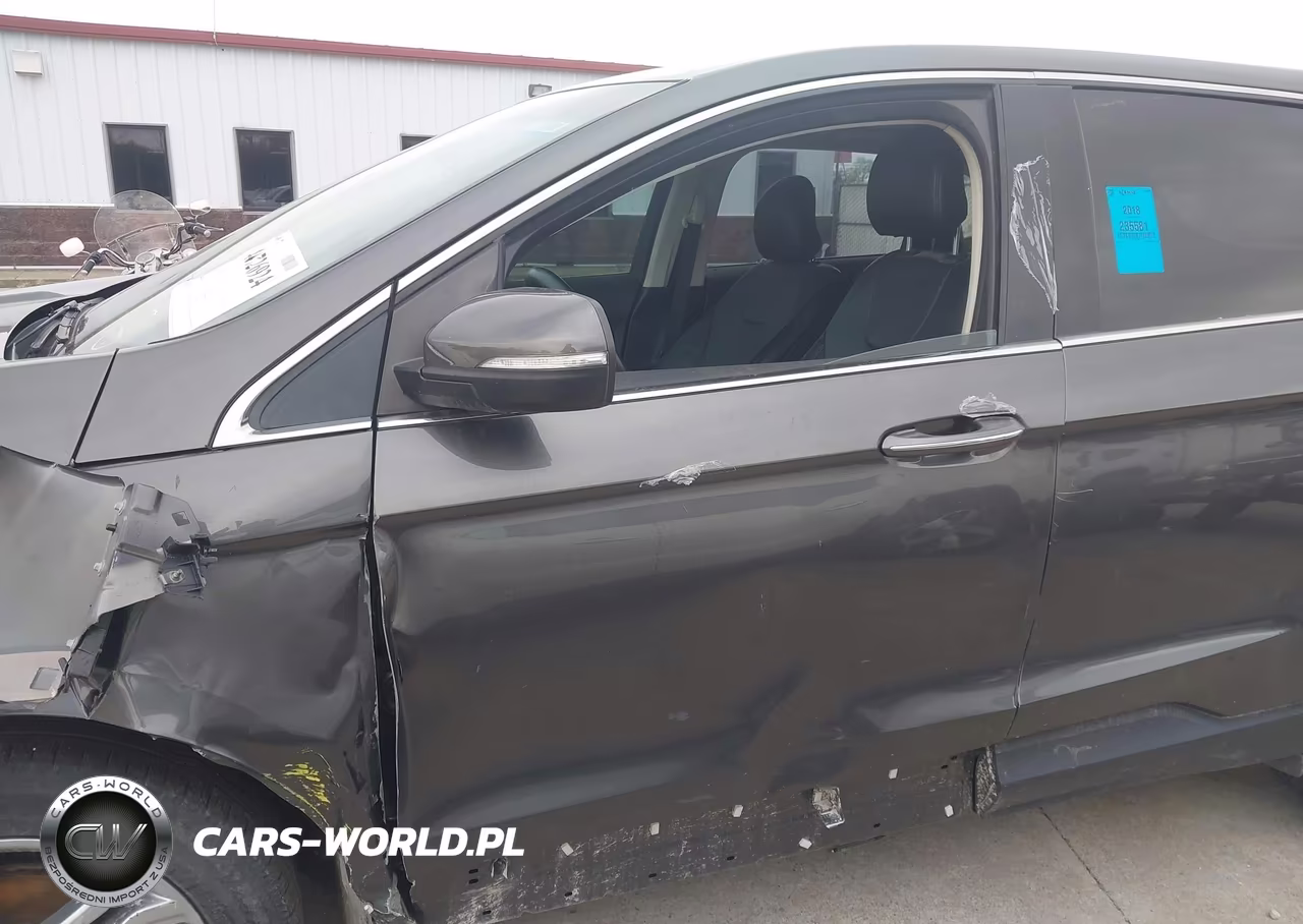 2018 Ford Edge Titanium VIN:2FMPK3K9XJBB44575 - 17