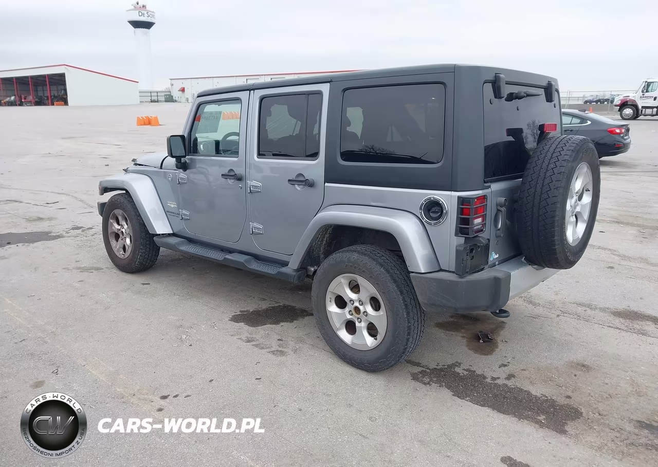 2014 Jeep Wrangler Unlimited Sahara VIN:1C4HJWEG7EL142165 - 3