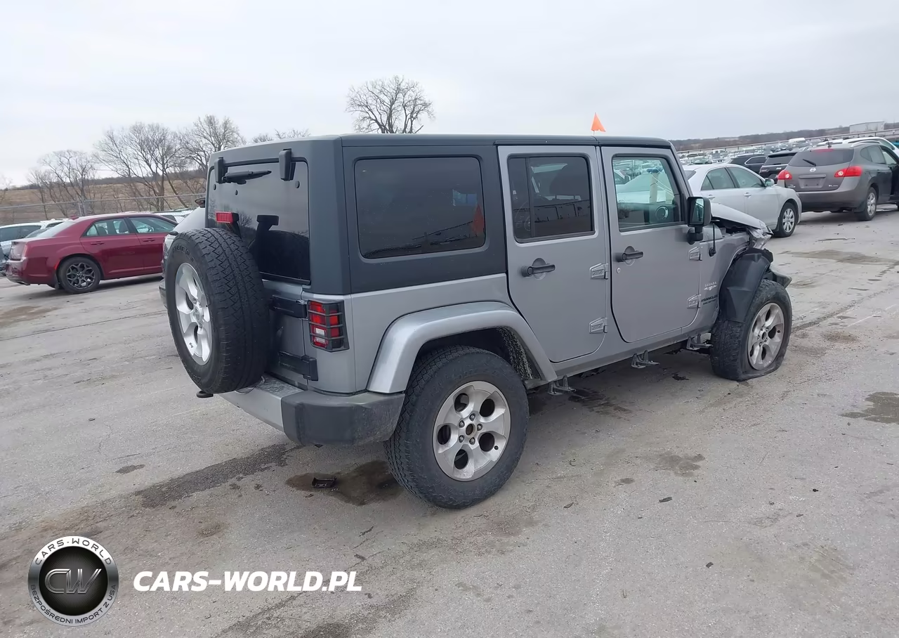 2014 Jeep Wrangler Unlimited Sahara VIN:1C4HJWEG7EL142165 - 4