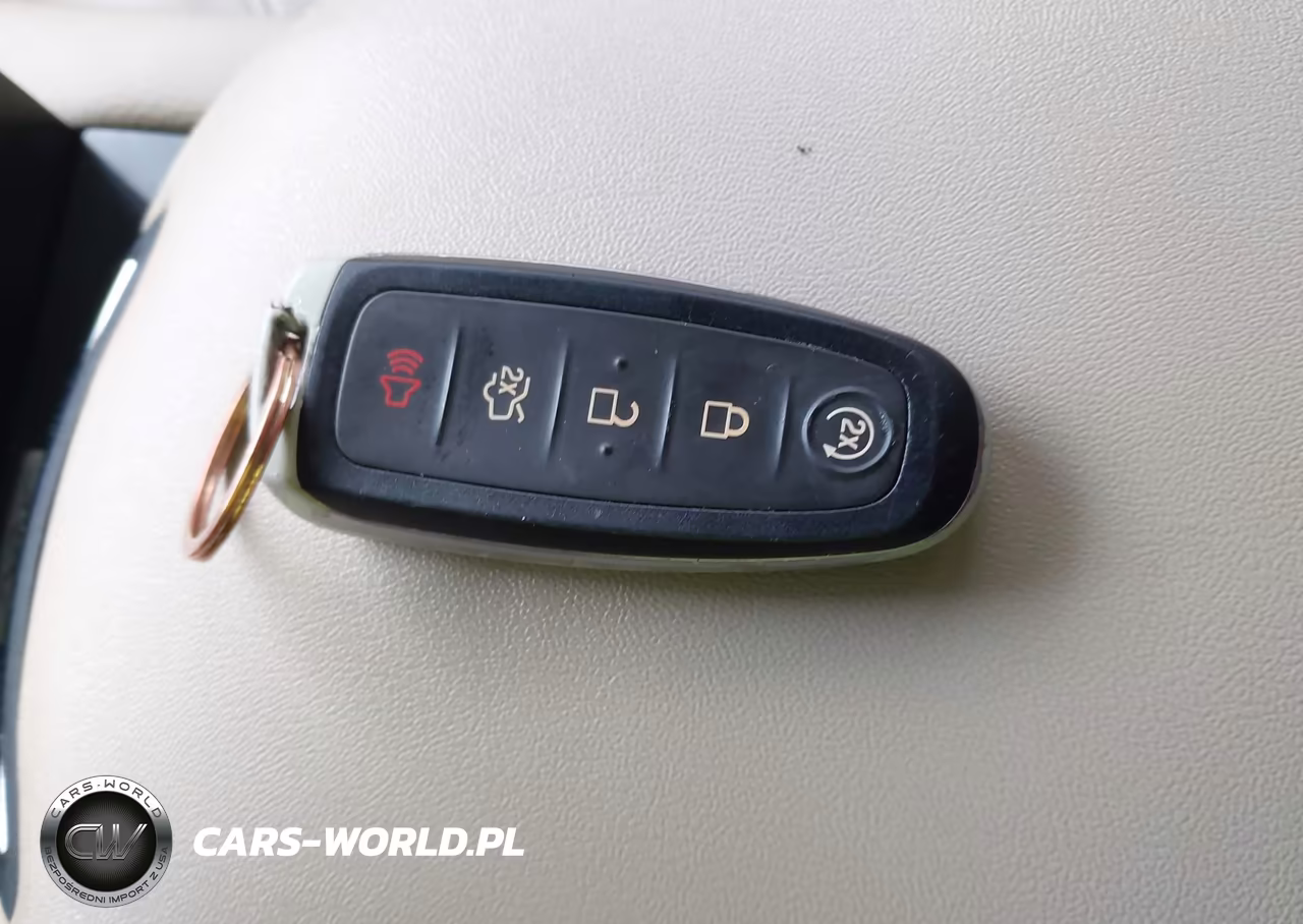 2018 Ford Taurus Limited VIN:1FAHP2F86JG100898 - 11
