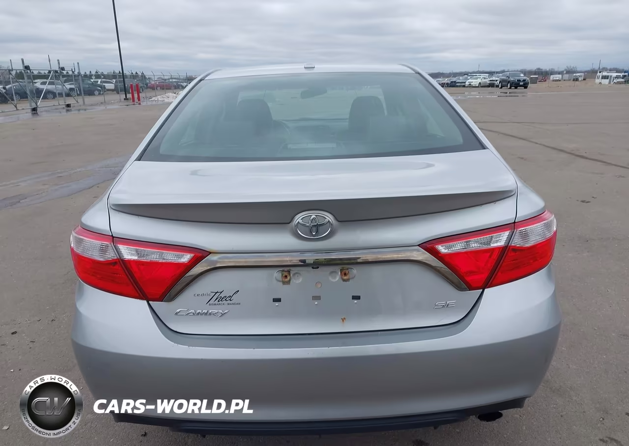 2015 Toyota Camry Se VIN:4T1BF1FK0FU883620 - 16