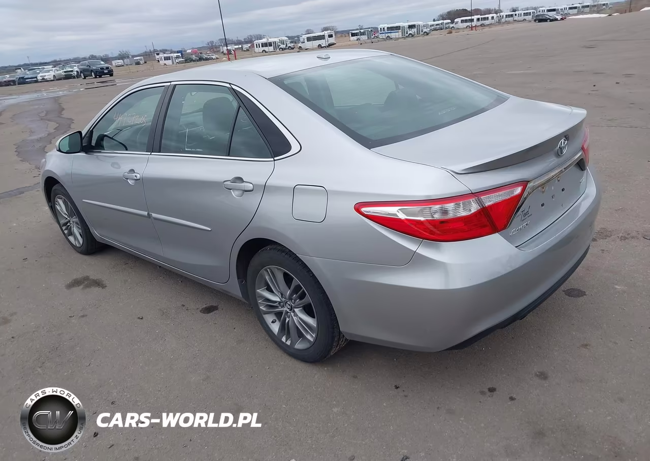 2015 Toyota Camry Se VIN:4T1BF1FK0FU883620 - 3