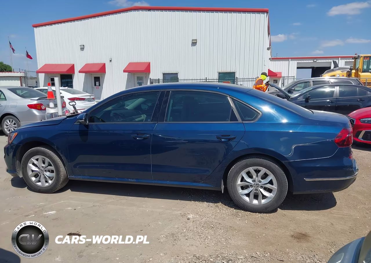 2018 Volkswagen Passat 2.0T R-Line-2.0T S VIN:1VWAA7A30JC029529 - 15