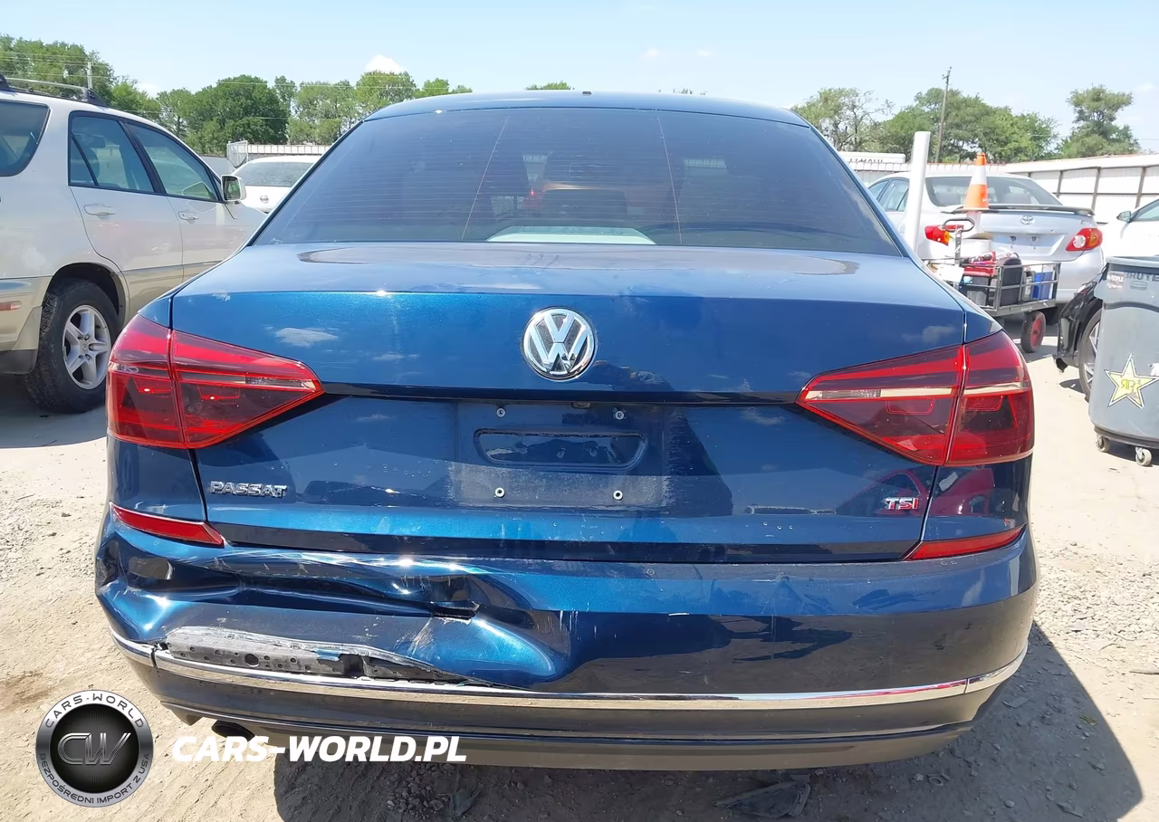 2018 Volkswagen Passat 2.0T R-Line-2.0T S VIN:1VWAA7A30JC029529 - 17