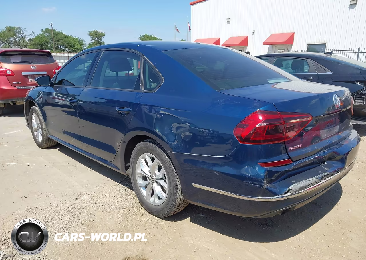 2018 Volkswagen Passat 2.0T R-Line-2.0T S VIN:1VWAA7A30JC029529 - 3