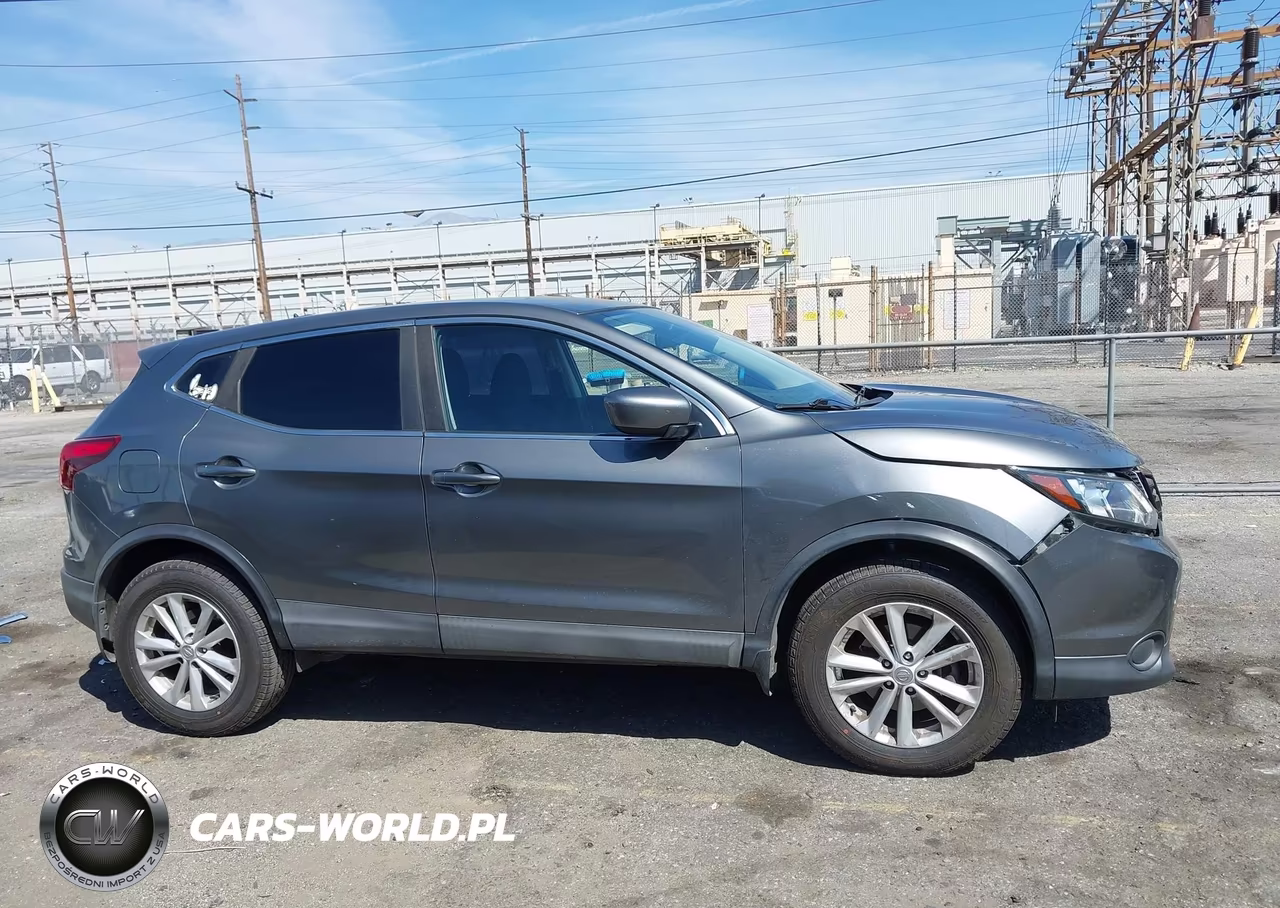 2018 Nissan Rogue Sport S VIN:JN1BJ1CP2JW157602 - 13