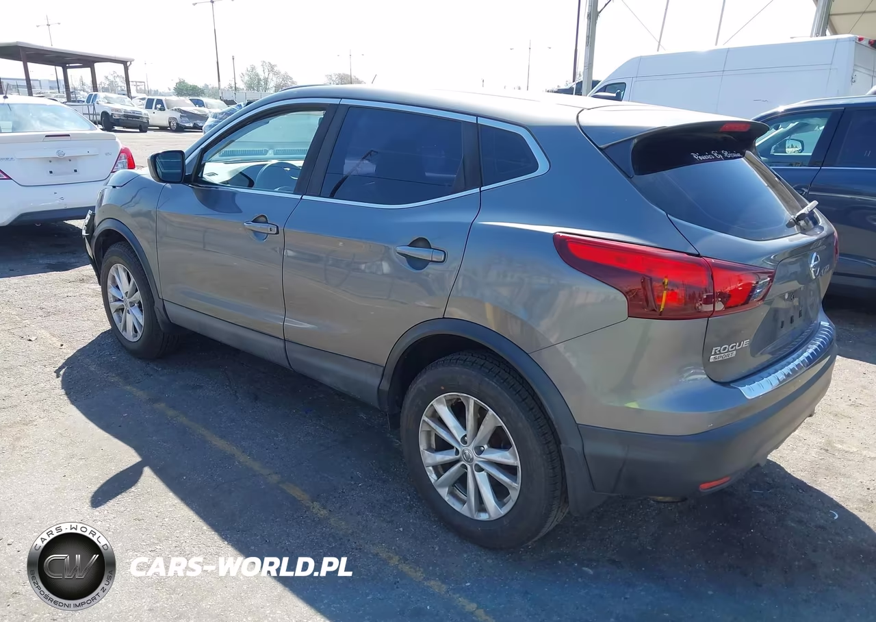 2018 Nissan Rogue Sport S VIN:JN1BJ1CP2JW157602 - 3