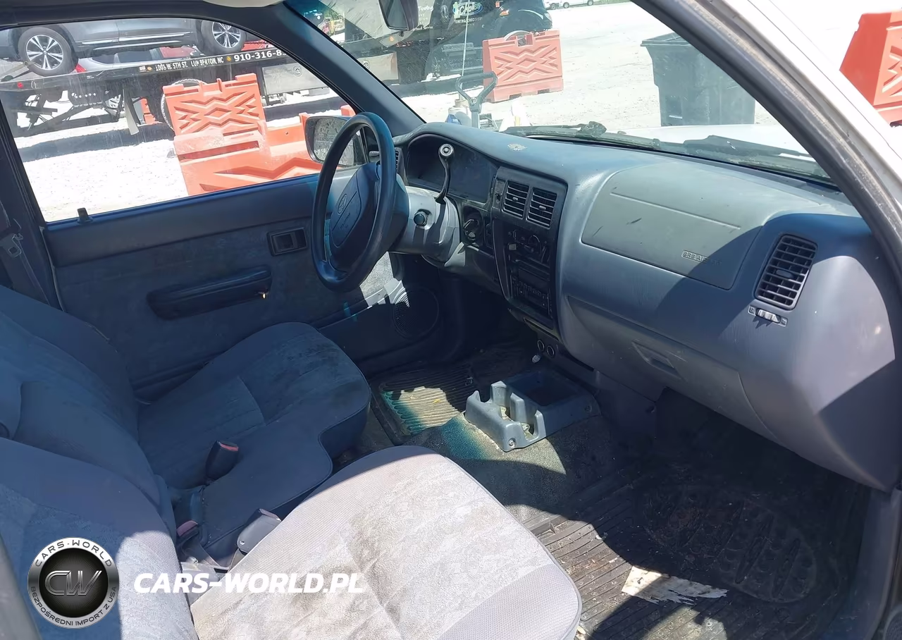2000 Toyota Tacoma VIN:5TEVL52N3YZ711173 - 5