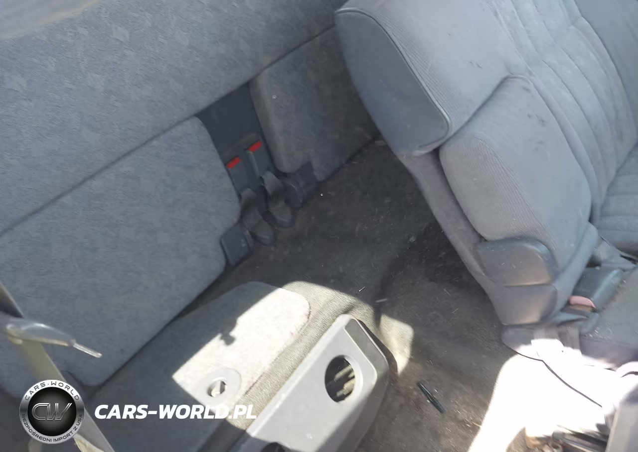 2000 Toyota Tacoma VIN:5TEVL52N3YZ711173 - 8