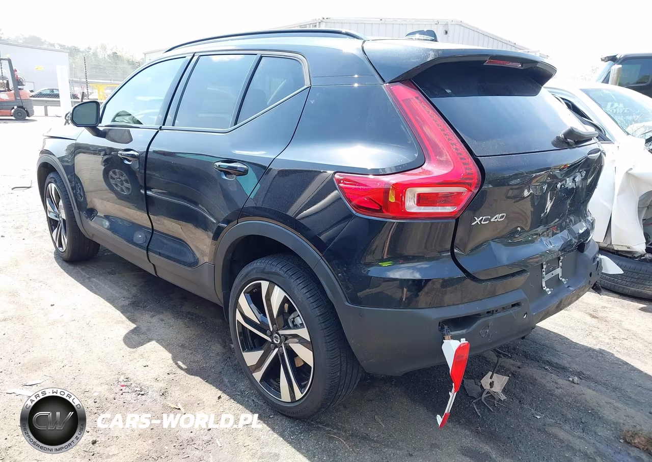 2024 Volvo Xc40 B5 Plus Dark Theme VIN:YV4L12UL5R2376878 - 3