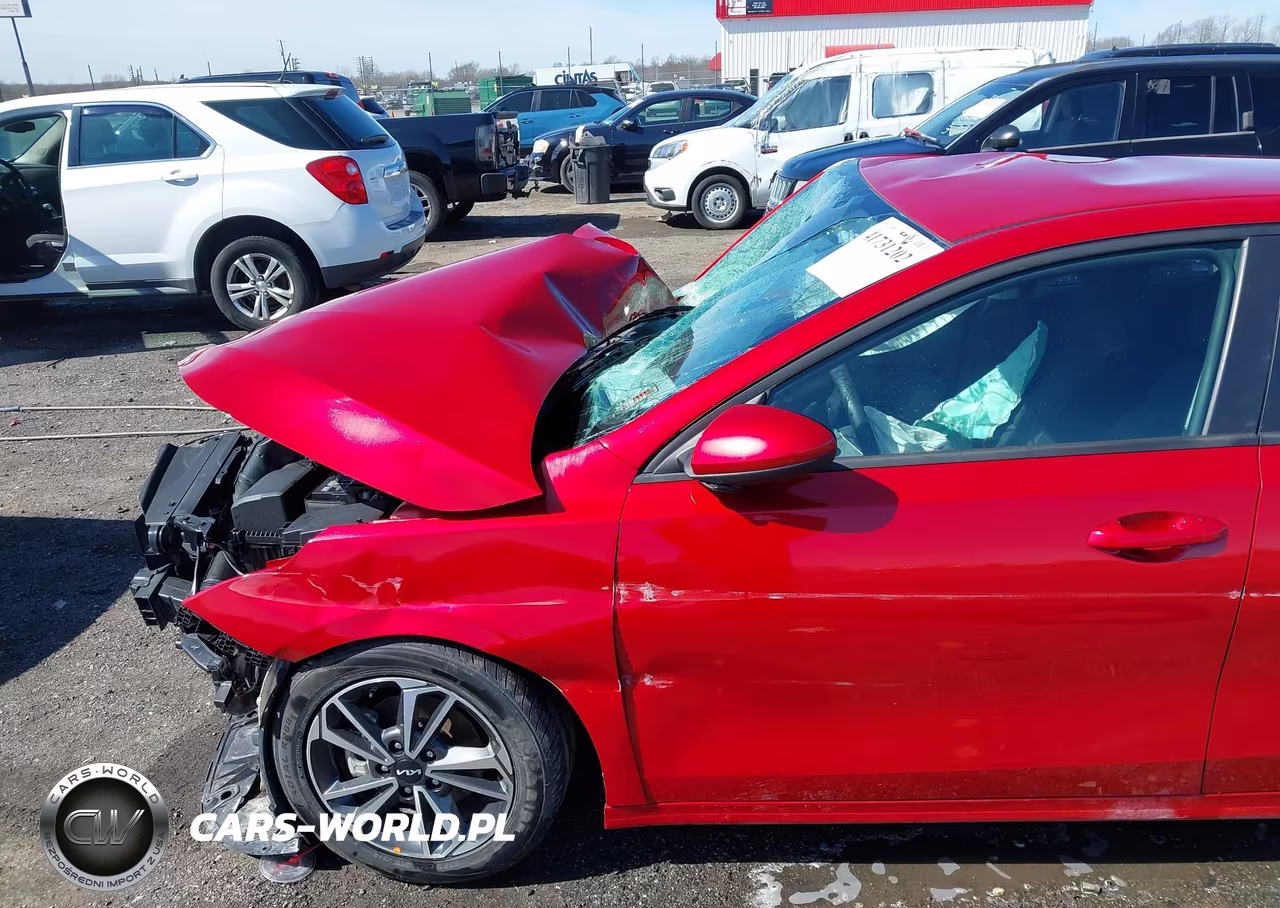 2024 Kia Forte Lxs VIN:3KPF24AD6RE704415 - 18