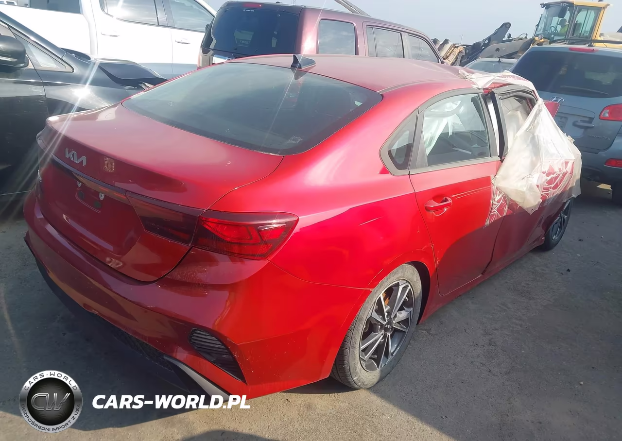 2024 Kia Forte Lxs VIN:3KPF24AD6RE704415 - 4