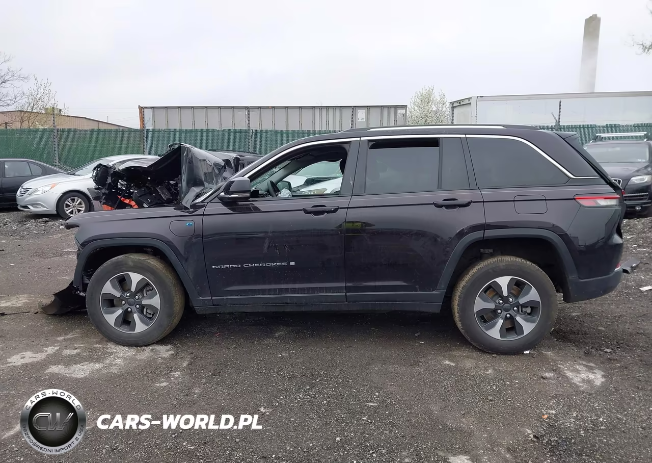 2022 Jeep Grand Cherokee 4Xe Limited 4X4 VIN:1C4RJYB67N8759435 - 13