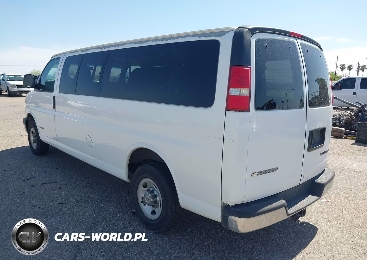 2003 Chevrolet Express VIN:1GAGG29U931224774 - 3