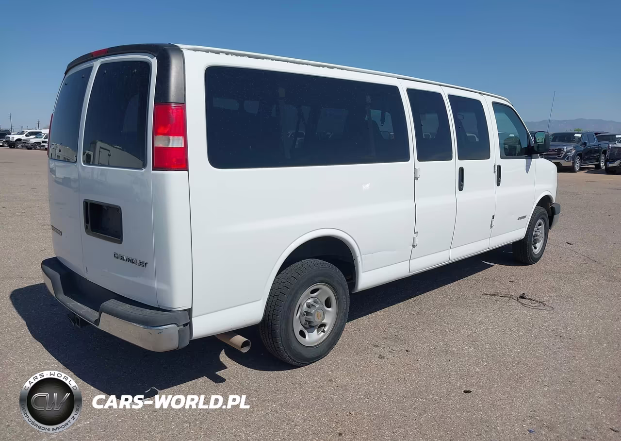 2003 Chevrolet Express VIN:1GAGG29U931224774 - 4