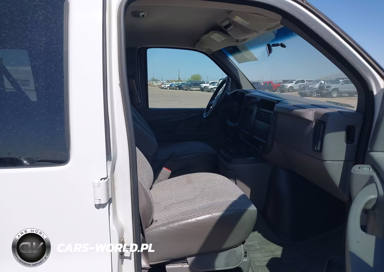 2003 Chevrolet Express VIN:1GAGG29U931224774 - 5