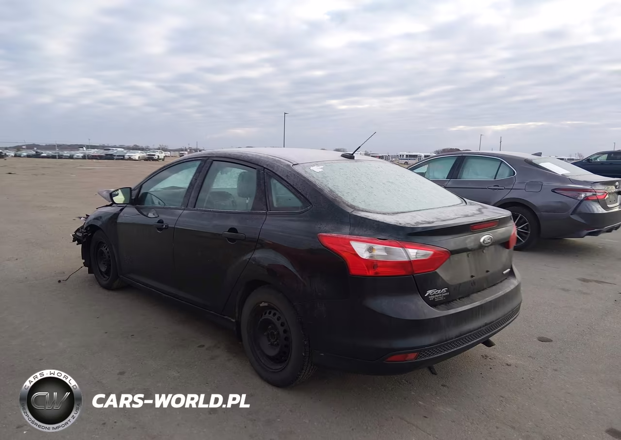 2014 Ford Focus S VIN:1FADP3E22EL219014 - 3