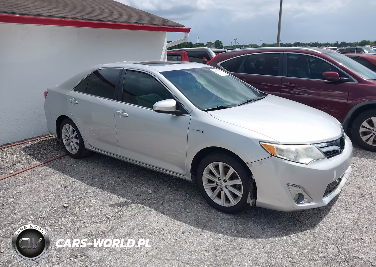 2014 Toyota Camry Hybrid Xle